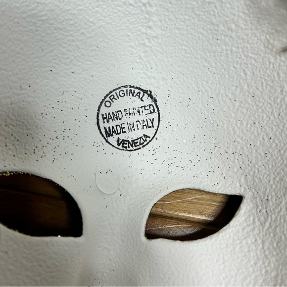 Hand Painted Traditional Mask - Picture 2 of 2